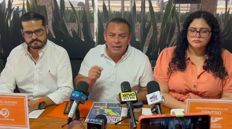 Erubiel Alonso le toma la palabra a Javier Vargas y pide instalar mesa de negociaci&oacute;n en el CECyTE