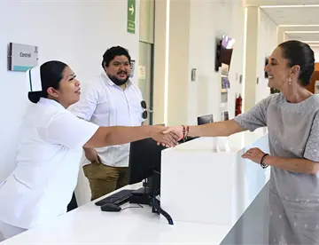 Antes de pensar en el cese de Zoé Robledo, lo primero es atender y solucionar las demandas en el IMSS, considera Sheinbaum Antes de pensar en el cese de Zoé Robledo, lo primero es atender y solucionar las demandas en el IMSS, considera Sheinbaum