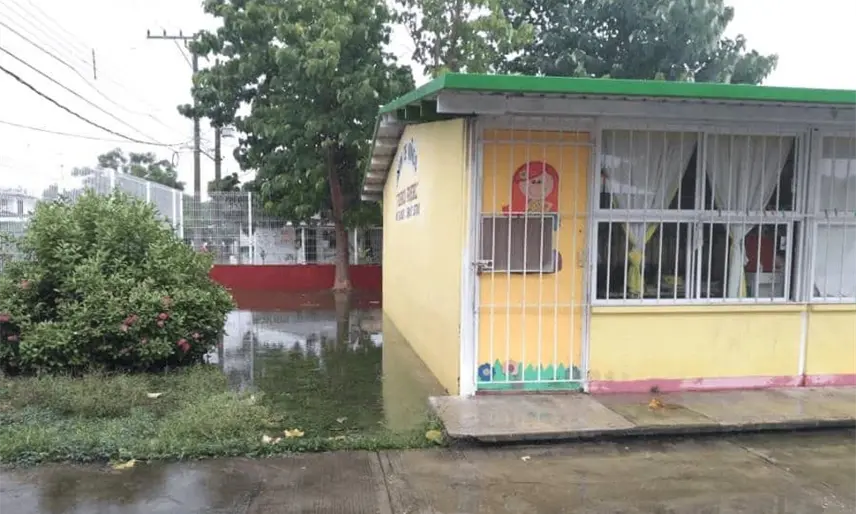 Escuelas fueron advertidas del pronóstico de lluvias fuertes para que tomaran medidas de resguardo: Setab