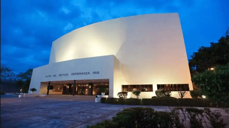Cultura retira obras de arte del Teatro Esperanza Iris ante pr&oacute;xima rehabilitaci&oacute;n