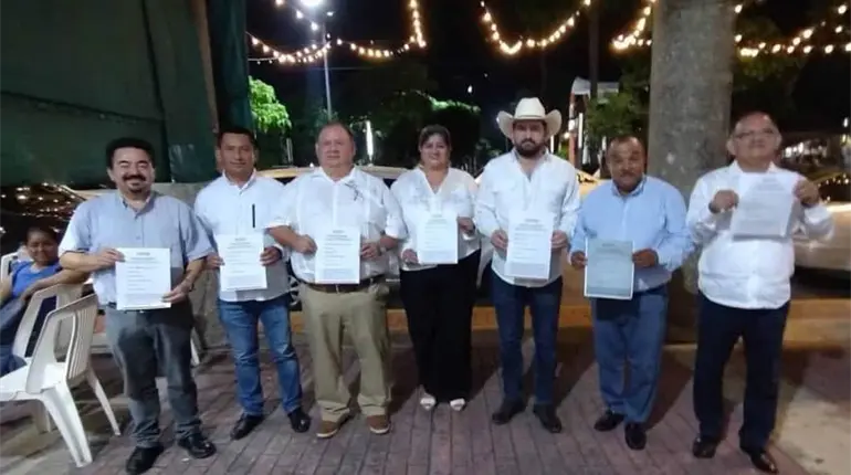 Integrantes de "TUCPEPIN" se inscriben por Coordinaci&oacute;n de Morena en Macuspana