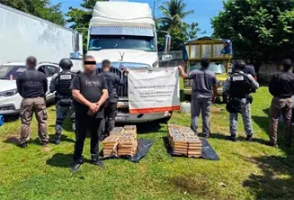 Aseguran 171 kilos de coca&iacute;na ocultos en un tractocami&oacute;n en Chiapas