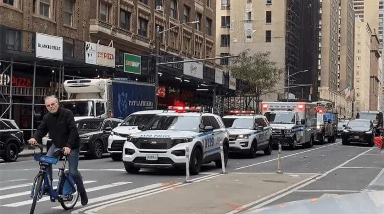 Muere una persona en tiroteo en el metro de Nueva York