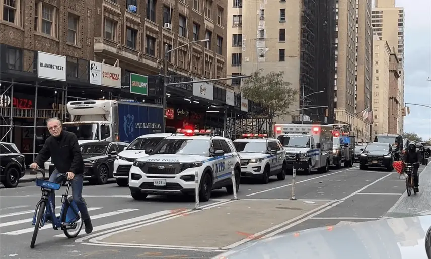 Muere una persona en tiroteo en el metro de Nueva York