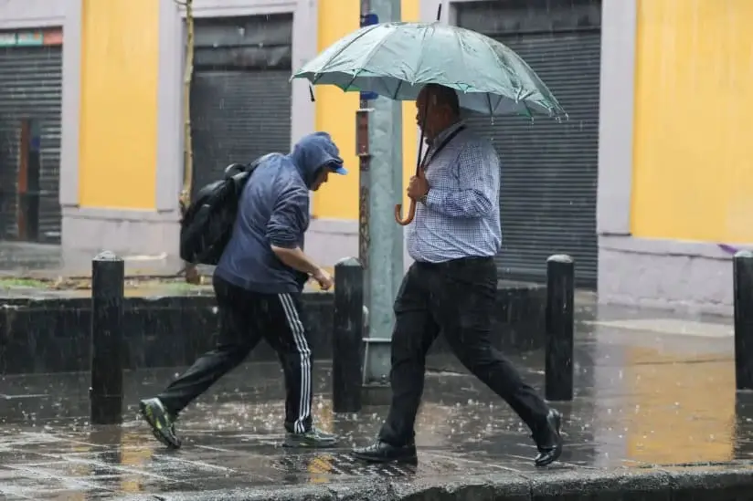 Frente frío 2 y huracán Trudy dejarán lluvias de hasta 250 milímetros este sábado en Tabasco