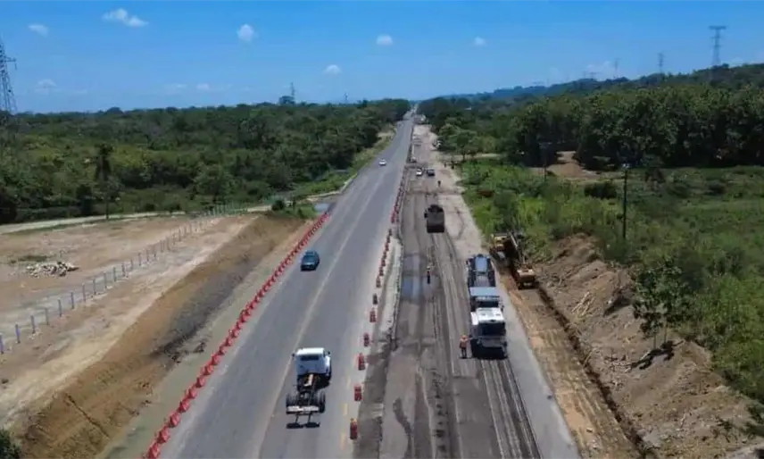 Realizan cierres viales en la Villahermosa–Escárcega este domingo por obras federales