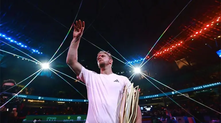 Alejandro Davidovich logra &eacute;pica remontada para vencer a Rafael J&oacute;dar y quedarse con el Masters de Shangh&aacute;i