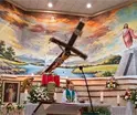Muere sacerdote en plena misa tras caerle una cruz en Ecuador