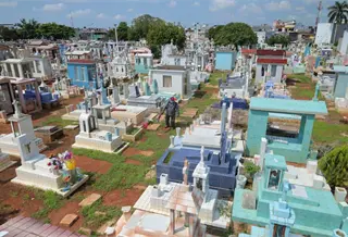 Panteones permanecer&aacute;n abiertos durante 36 horas por D&iacute;a de Muertos: Centro