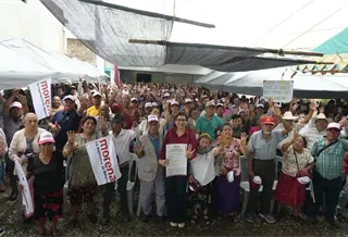 &iexcl;Va Tey Mollinedo otra vez por Teapa! Se registra para la Coordinaci&oacute;n Municipal