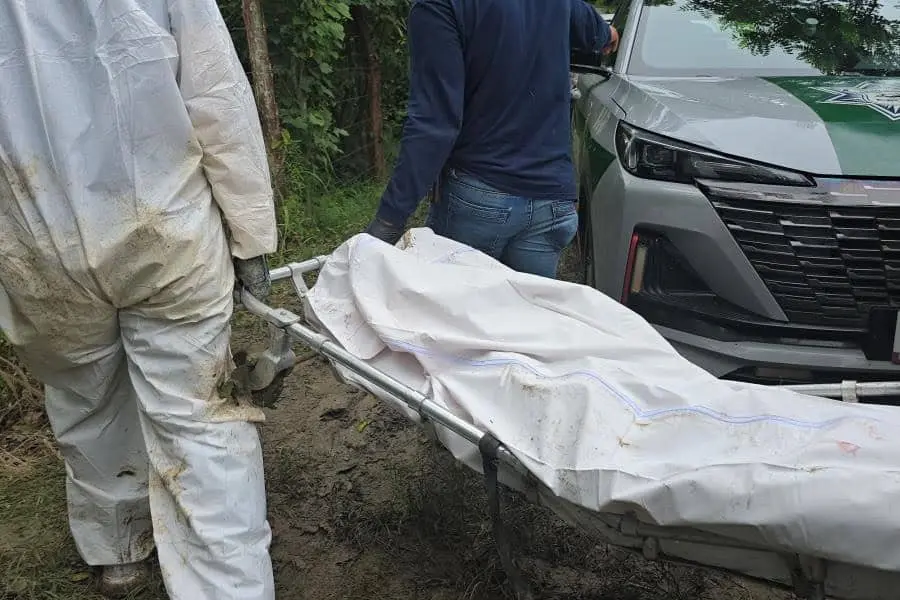 Encuentran 2 cuerpos en fosa clandestina en Cárdenas Encuentran 2 cuerpos en fosa clandestina en Cárdenas