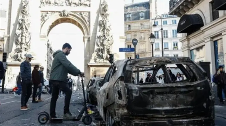 Ordenan toques de queda en 4 ciudades de Francia tras jornada violenta durante protestas