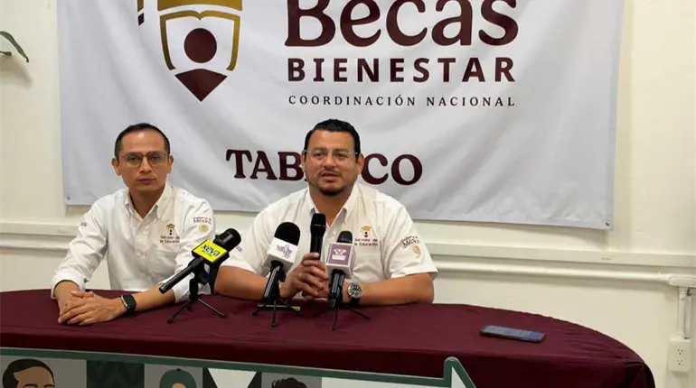 Pausa en nuevos registros en J&oacute;venes Construyendo el Futuro no se replicar&aacute; en becas del Bienestar en Tabasco: V&iacute;ctor Acosta
