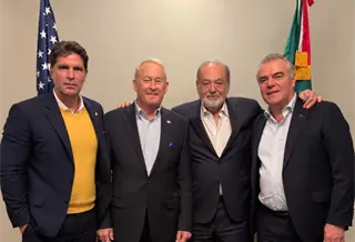 Eduardo Ver&aacute;stegui re&uacute;ne a &eacute;lite empresarial en presentaci&oacute;n de su pel&iacute;cula