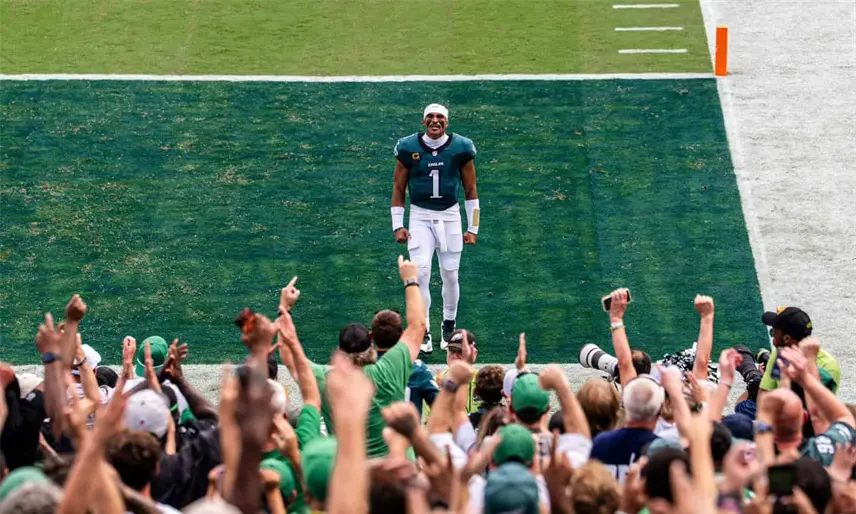 Eagles pierde a su quarterback Jalen Hurts por coágulos en los pulmones
