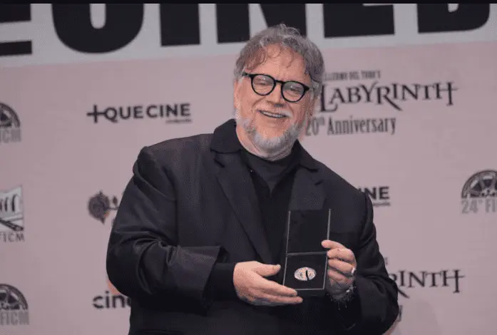 "El fascismo se puede poner de moda otra vez", advierte Guillermo del Toro