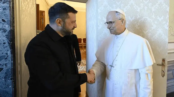 Conversa papa Le&oacute;n XIV con presidente de Ucrania; pide colaboraci&oacute;n con Rusia para ingreso de ayuda humanitaria
