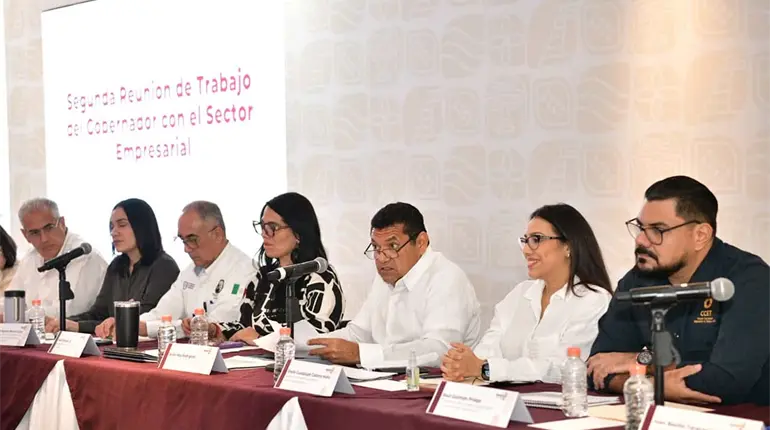 En Tabasco "est&aacute;n las condiciones dadas para crecer": May durante encuentro con el CCET