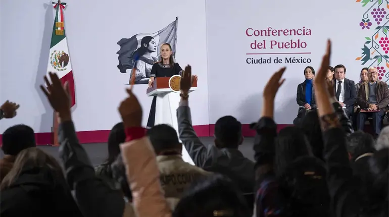 Sheinbaum llama a sindicato del IMSS a "cooperar" ante contrapropuesta salarial para trabajadores