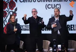 Alfonso Cuar&oacute;n recibe la Medalla Filmoteca de la UNAM en el marco del FICM