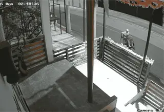 Exhiben a hombre en silla de ruedas robando local de Atasta