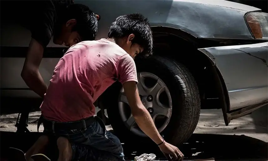 El 75% de los menores edad que trabajan realizan labores peligrosas, advierte Inegi