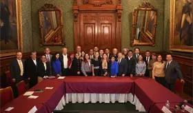 Reuni&oacute;n con Sheinbaum fue para ver avances del programa de vivienda: Gobernador
