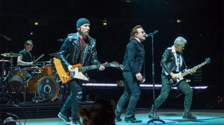 U2 abre tercer concierto en CDMX