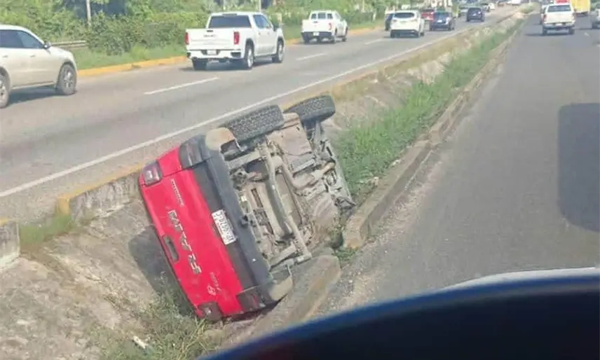 4 Heridos y 5 vehículos siniestrados dejan 3 accidentes en Centro