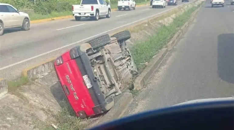 4 heridos y 5 veh&iacute;culos siniestrados dejan 3 aparatosos accidentes en Centro