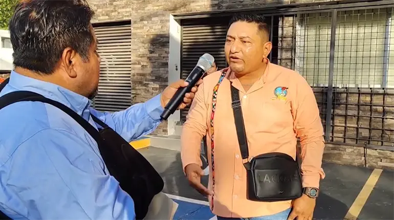 Manifestaci&oacute;n de trabajadores del IMSS Tabasco termina en golpes afuera de la Secci&oacute;n XXVI