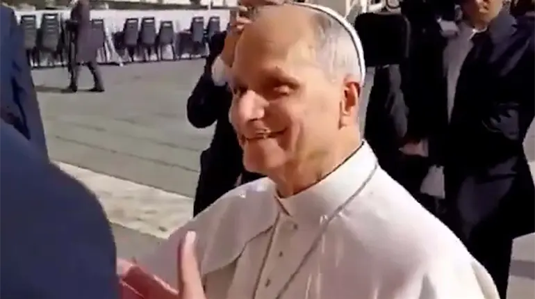 Argentina, all&aacute; vamos, responde papa a pareja