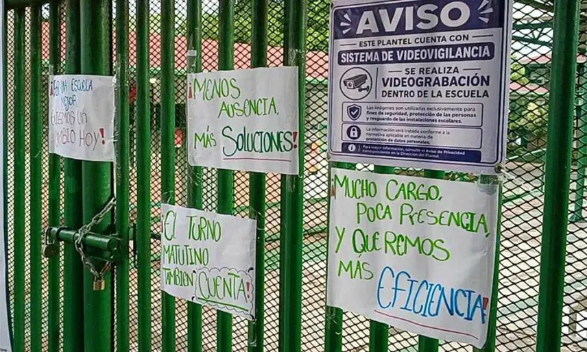 Cierran Federal 6 y logran destitución de directora