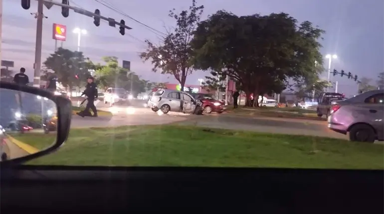 Motociclista pierde la vida tras ser impactado en el Perif&eacute;rico Carlos Pellicer C&aacute;mara