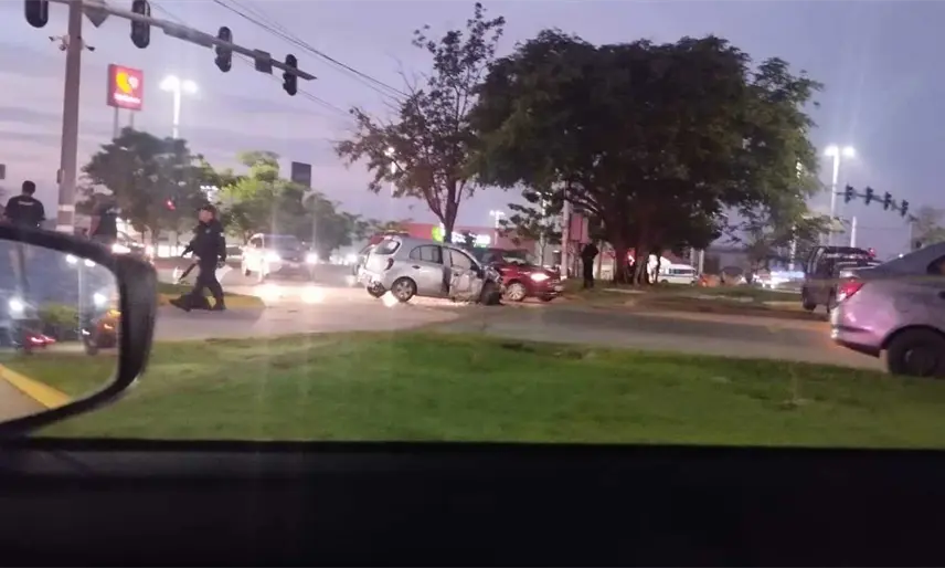 Motociclista pierde la vida tras ser impactado en el Periférico Carlos Pellicer Cámara