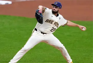 Milwaukee vence 3-2 a Tampa Bay y toma ventaja en la Serie Mundial 2026 de Grandes Ligas