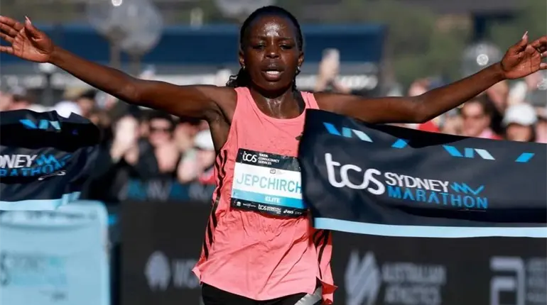 Campeona ol&iacute;mpica y mundialista en marat&oacute;n, Pere Jepchirchir, es suspendida por dopaje