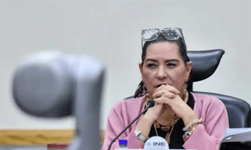 Asegura presidenta del INE que no renunciará y acusa golpeteo político en su contra