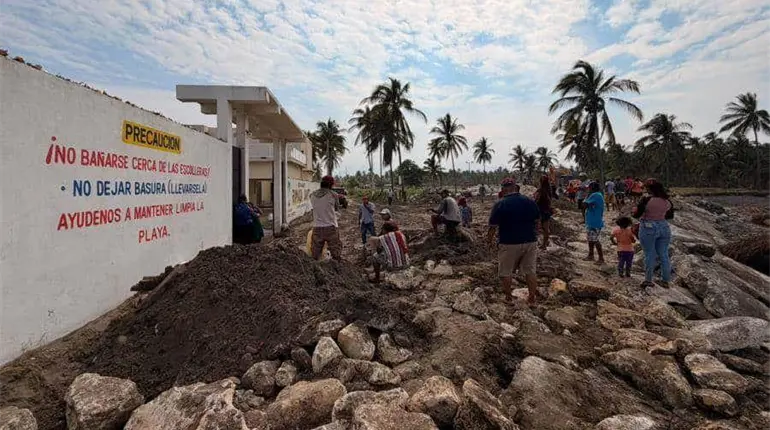 Las rocas y costaleras que se instalan en P&eacute;njamo, no evitar&aacute;n la erosi&oacute;n de las costas en Para&iacute;so, dice PC