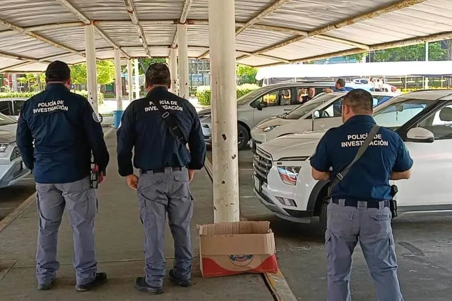 Cristalean veh&iacute;culos de participantes de carrera atl&eacute;tica en Plaza de la Deportiva
