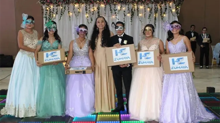 Festejan XV a&ntilde;os de 6 adolescentes de los Centros Asistenciales del DIF Tabasco