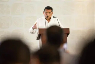 Promete May elecciones libres en 2027, "sin presiones ni coacciones"