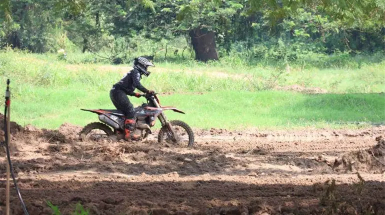 M&aacute;s de 100 pilotos lucieron sus habilidades en la final del Regional de Motocross Sur Sureste en Tabasco