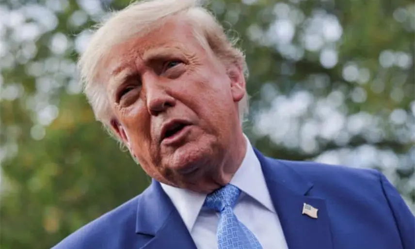 Trump califica de incompetente a Obama tras mitin demócrata en Michigan