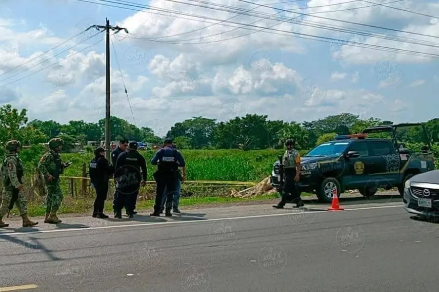 Encuentran 3 cuerpos en la Villahermosa-Frontera