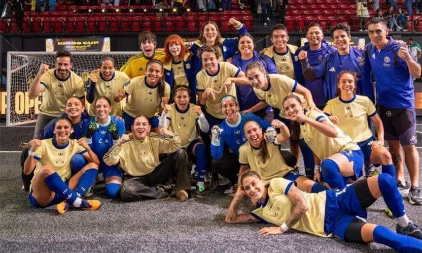 Futbolista tabasqueña Roxana Torres se queda con el subcampeonato de la Queens League con el América