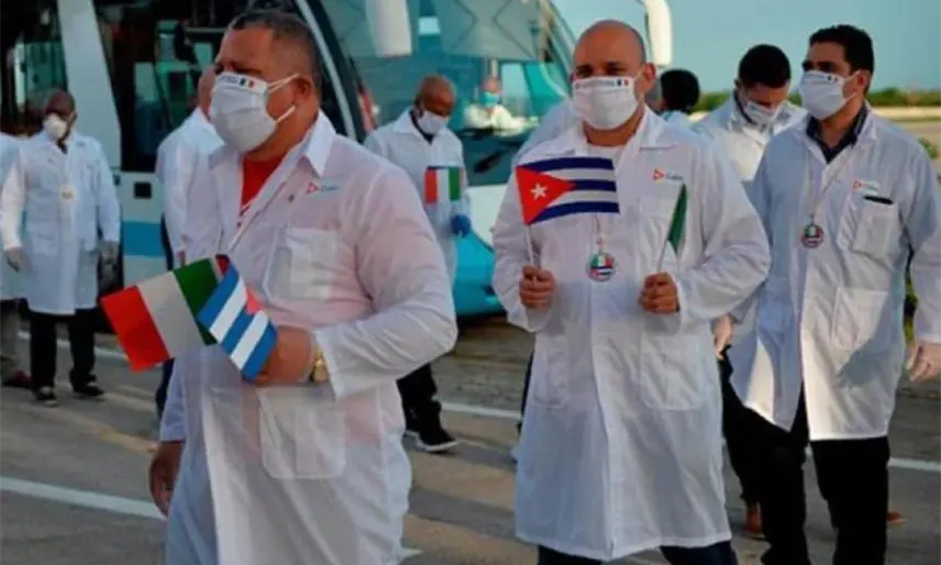 Sheinbaum defiende labor de médicos cubanos en México y destaca contratos equitativos