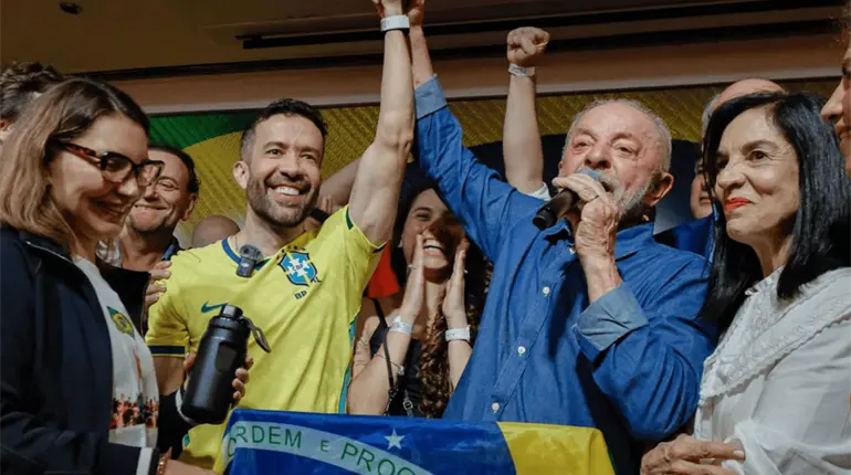Brasil "no acepta ser el patio trasero de nadie", afirma Lula al celebrar la "derrota de la mentira y del negacionismo"