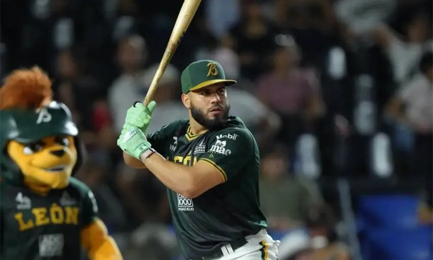 Gabriel Cancel, de Bravos de León, se lleva el premio al Jugador Más Valioso de la Temporada 2026 de la LMB