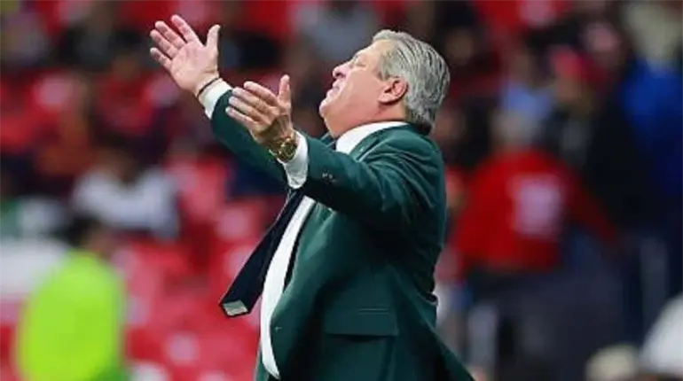 Atlante ratifica a Miguel Herrera como director t&eacute;cnico